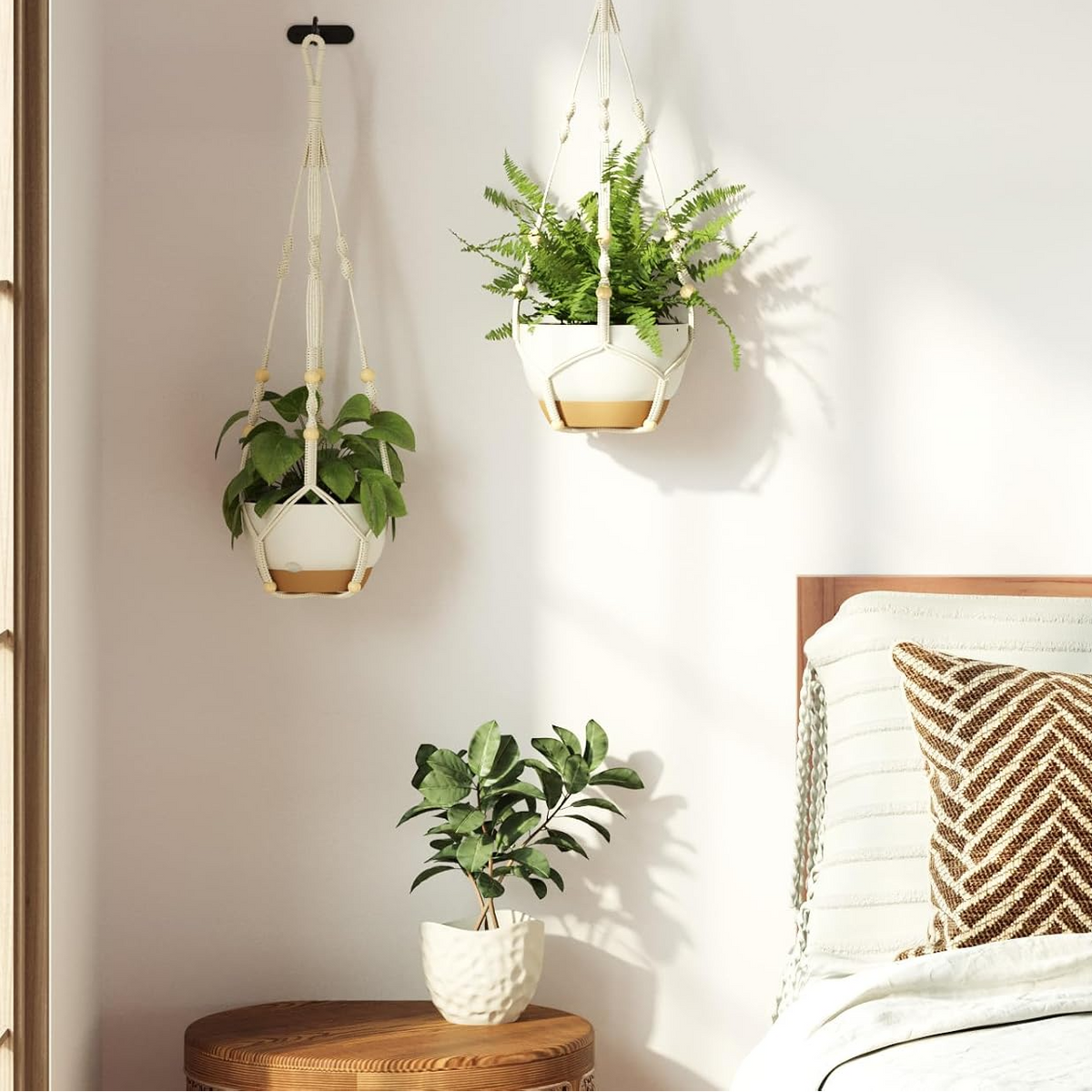 Colgador de macramé para macetas con cuentas de madera, soporte colgante boho para interior y exterior